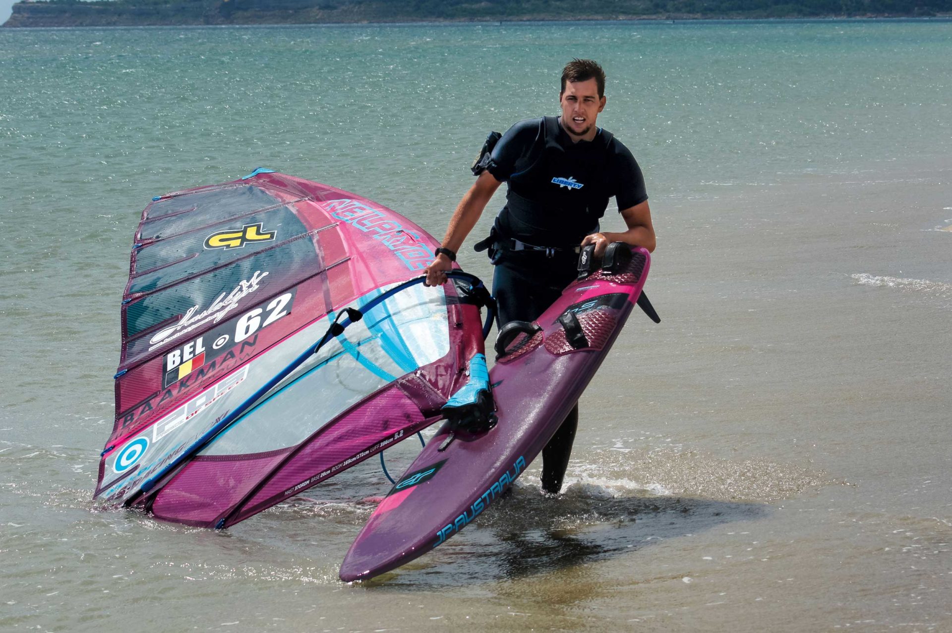 speed plovak s klukem a plachtou neilpryde windsurfing karlin 2020